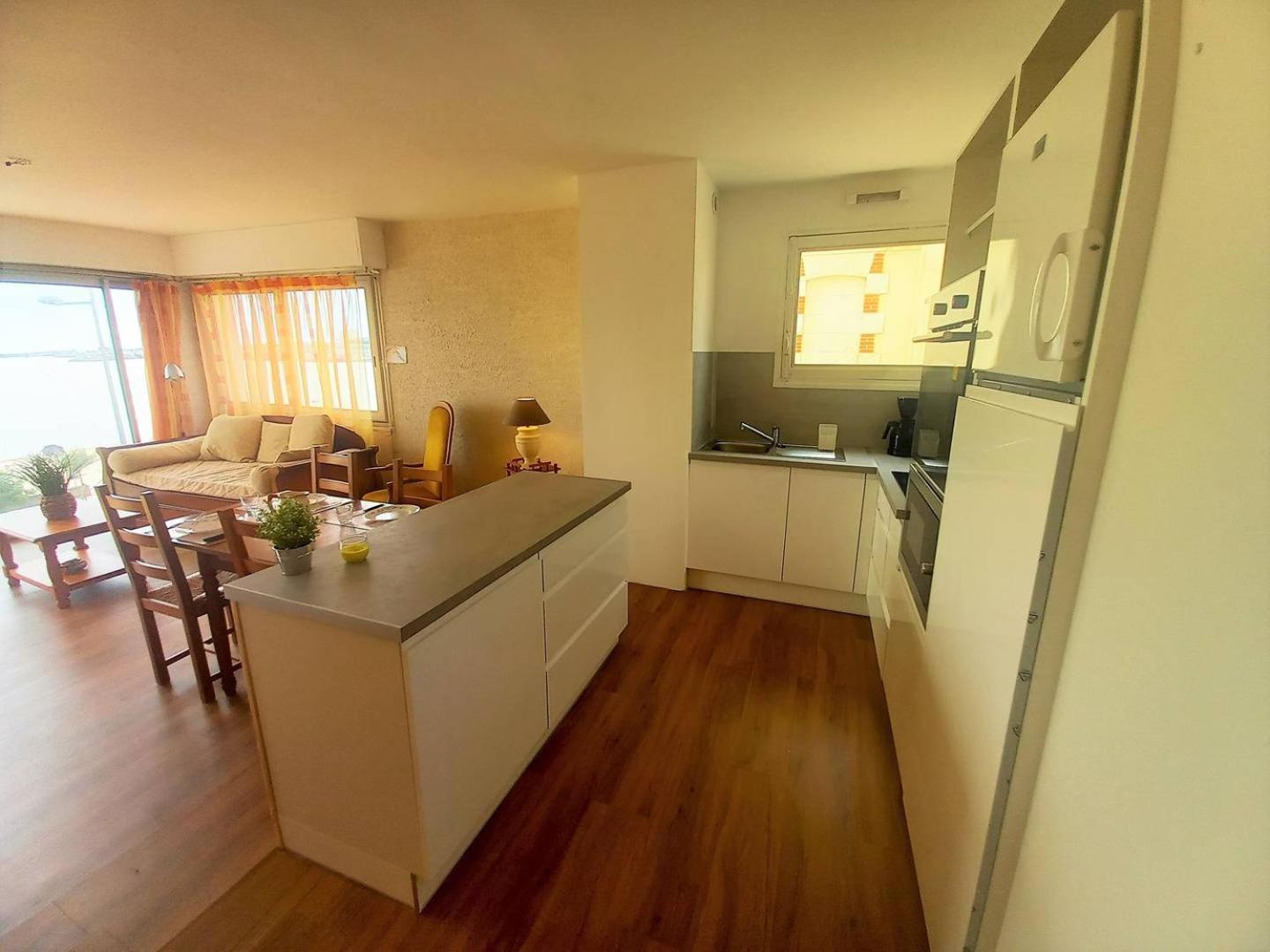 Royan - Vue Mer Pour Cet Appartement Face A La Plage - Grande Conche Kültér fotó