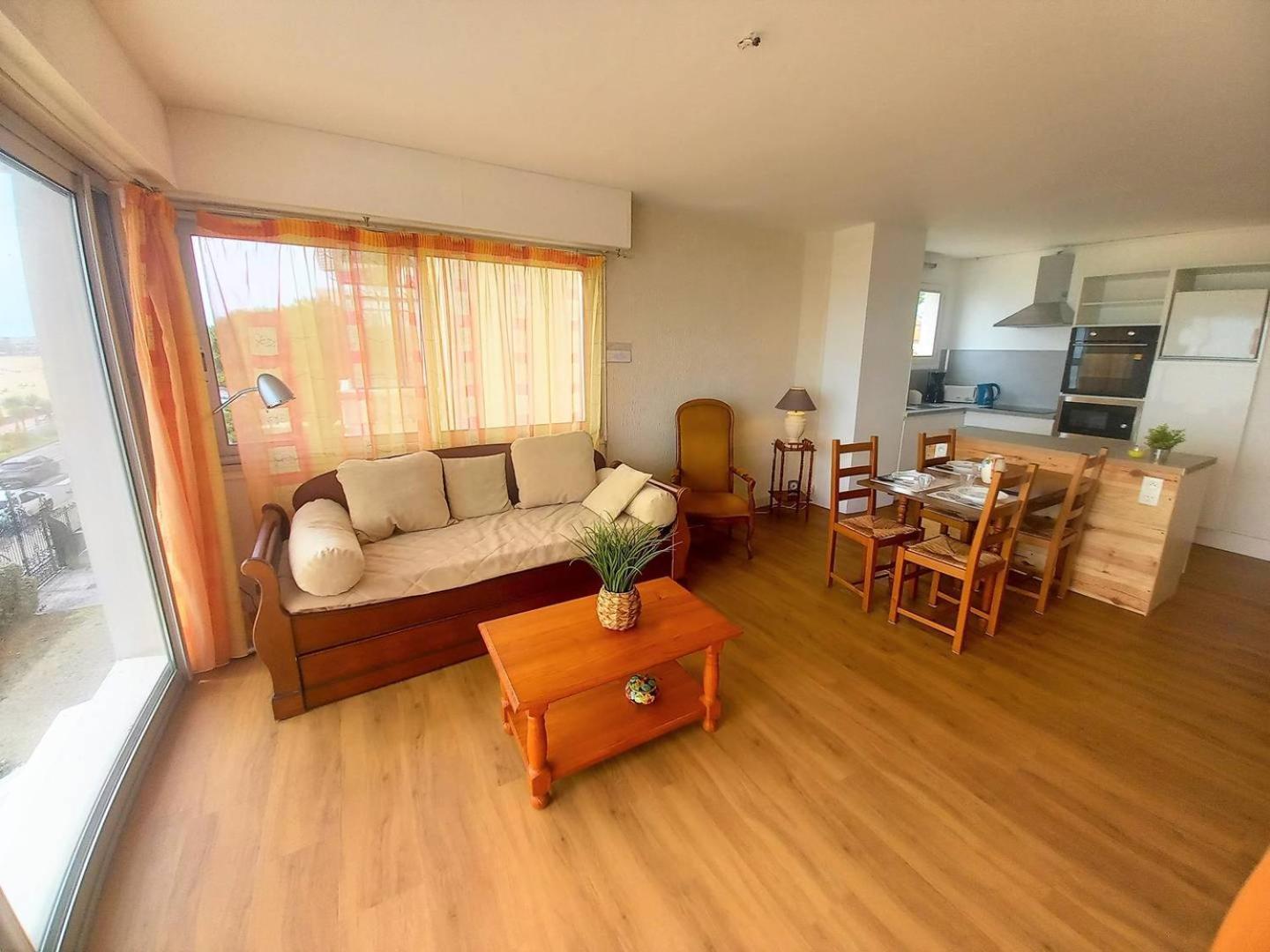Royan - Vue Mer Pour Cet Appartement Face A La Plage - Grande Conche Kültér fotó
